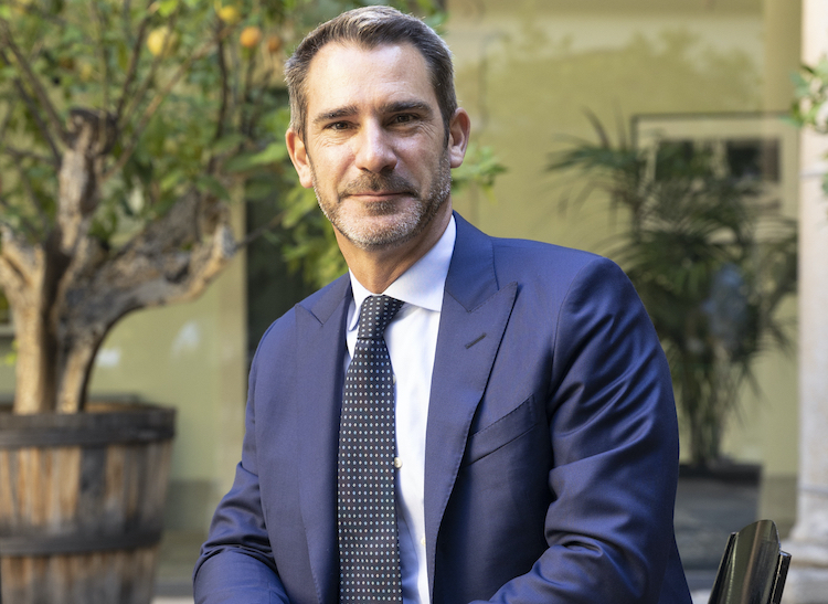 Carlo Alberto Sisto, attivo in CNH dal 1998, ha ricoperto diversi ruoli internazionali per la Società fino ad arrivare in Italia ad inizio 2022 per assumere la direzione delle regioni Emea